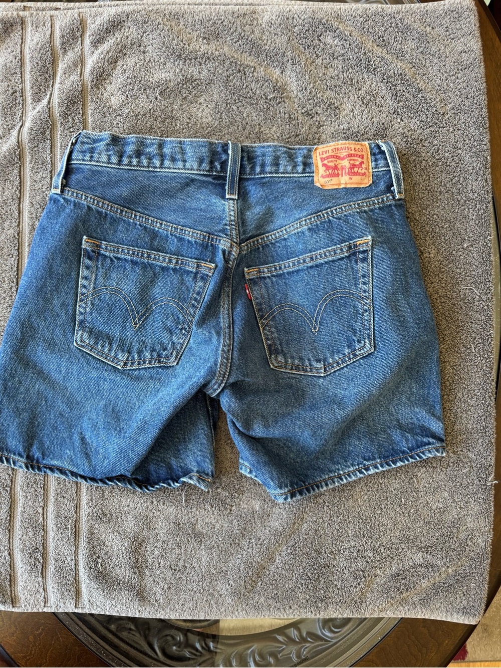 Levi's 501 Blue Button-Fly Denim Shorts-size W28 - Picture 4 of 9